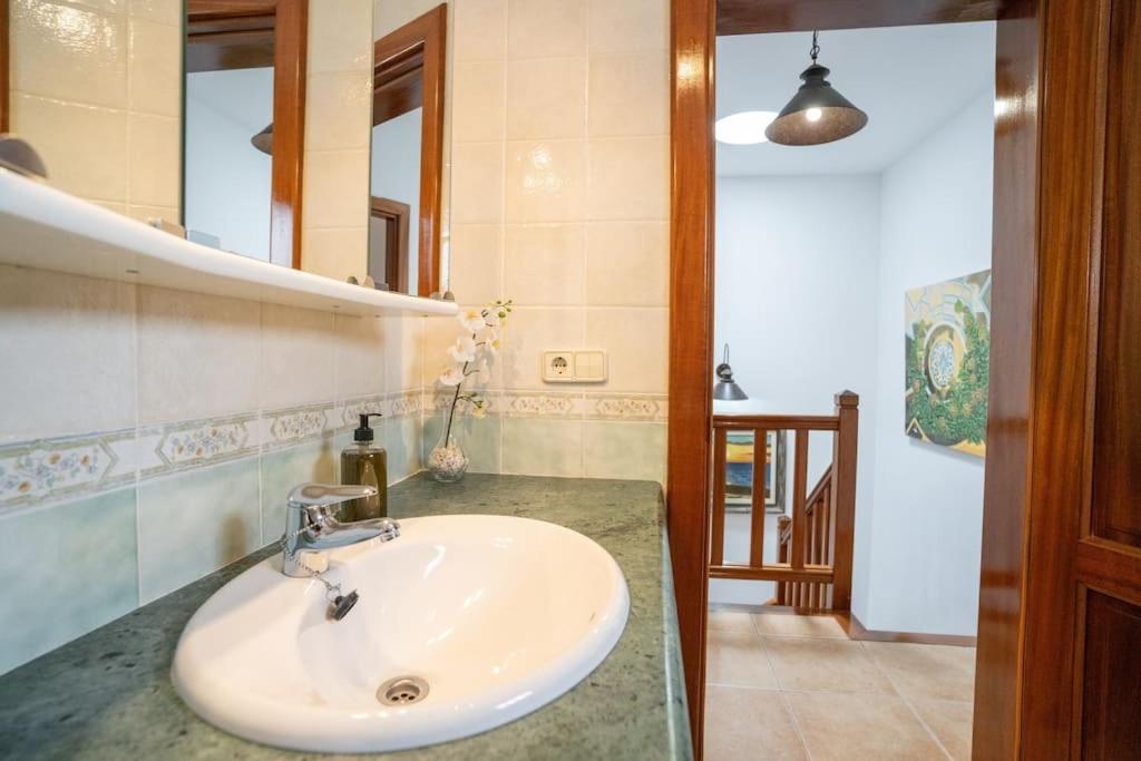 Beautiful Home In Lanzarote 5 Mins From Marina Playa Blanca  Esterno foto