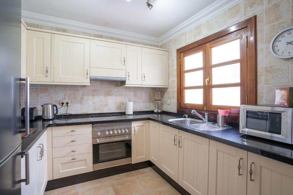 Beautiful Home In Lanzarote 5 Mins From Marina Playa Blanca  Esterno foto
